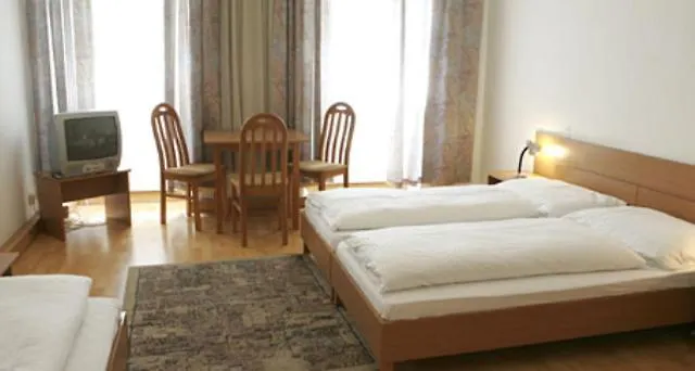 Bed and Breakfast Cyrus