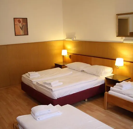 Bed and Breakfast Cyrus 2*
