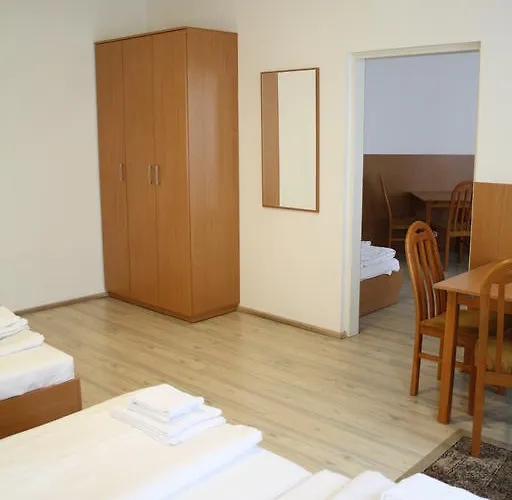 Bed and Breakfast Cyrus 2*