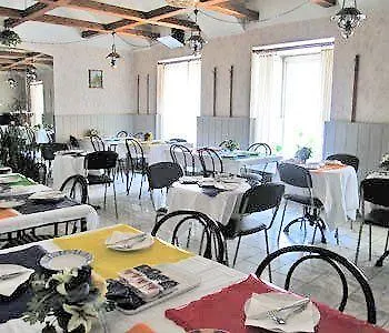 Cyrus Bed and Breakfast 2*