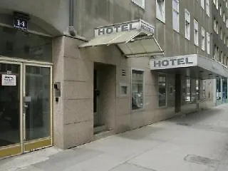 Cyrus Bed and Breakfast 2*