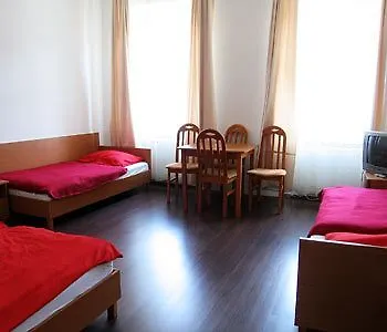 Cyrus 2* Βιέννη