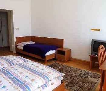 Cyrus Bed and Breakfast