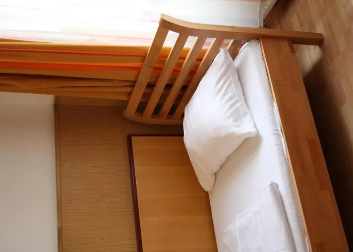 Bed and Breakfast Cyrus 2*