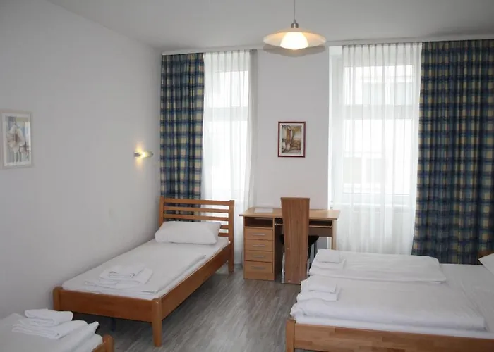 Bed and Breakfast Cyrus 2*