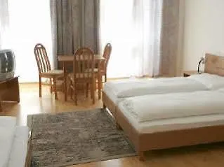 Cyrus Bed and Breakfast Βιέννη